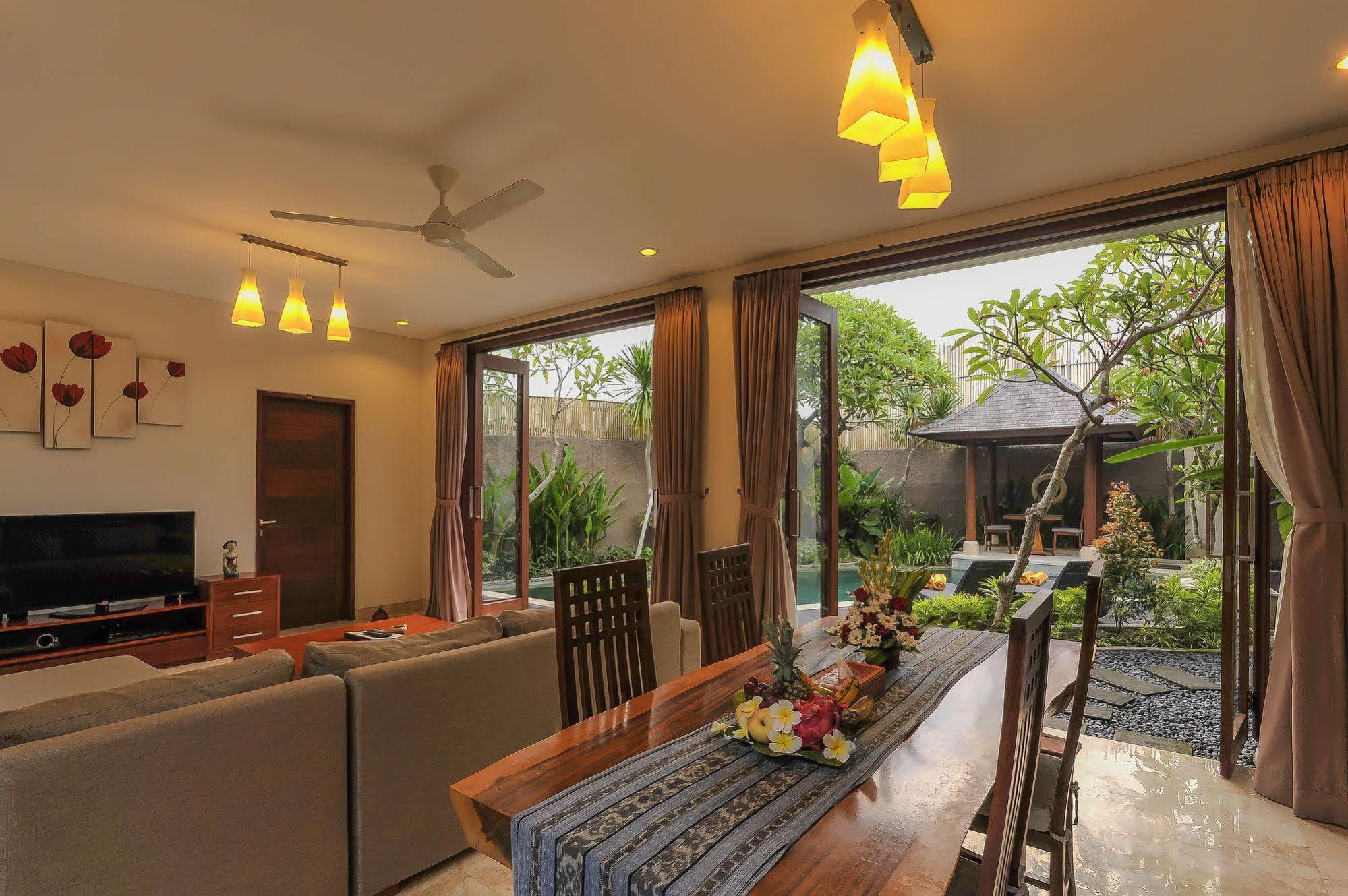Aksata Villas Canggu Exterior photo