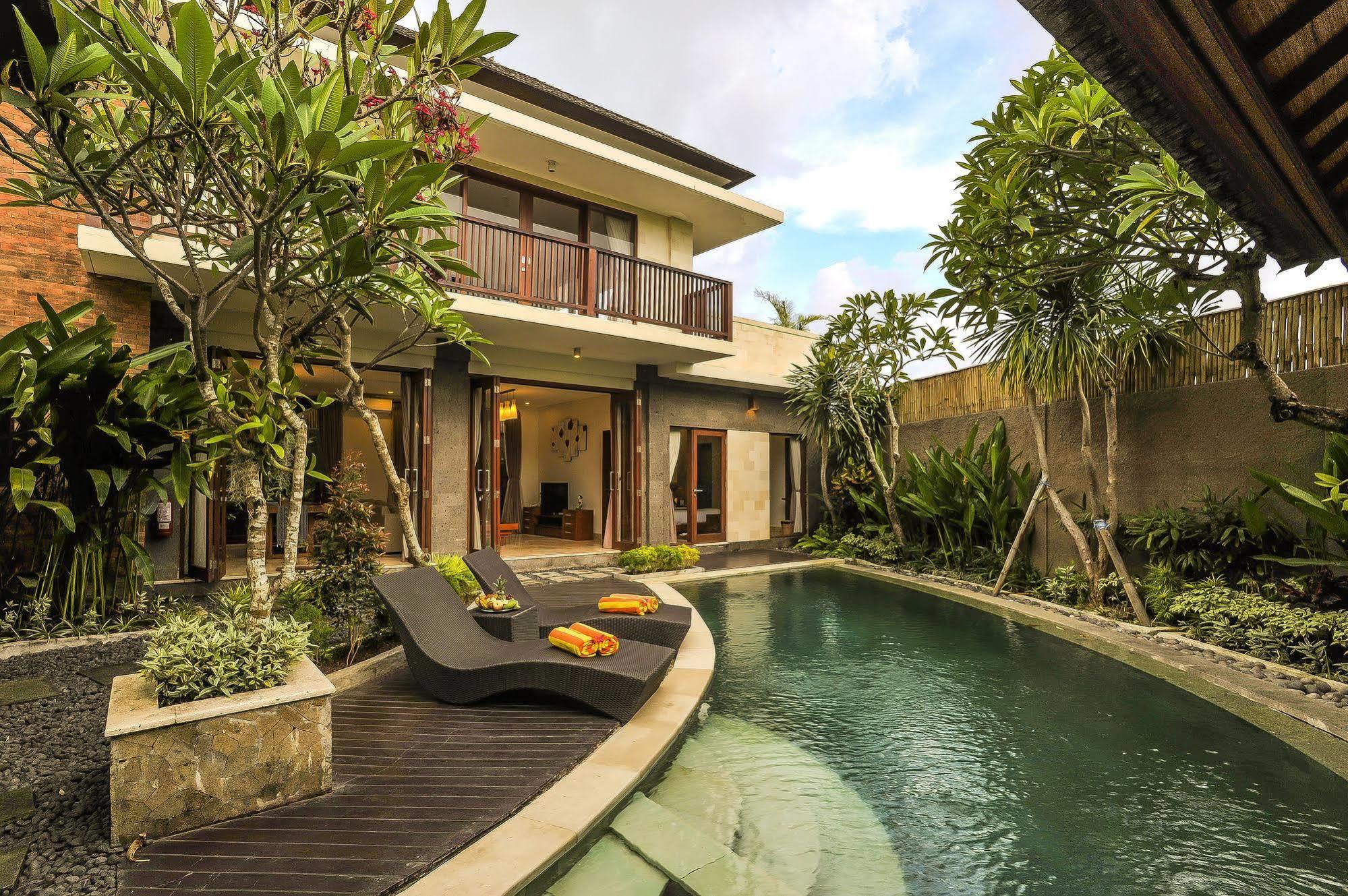 Aksata Villas Canggu Exterior photo